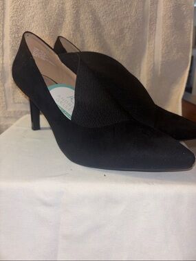 Andrew Geller Black Pointed-Toe Mid Heels